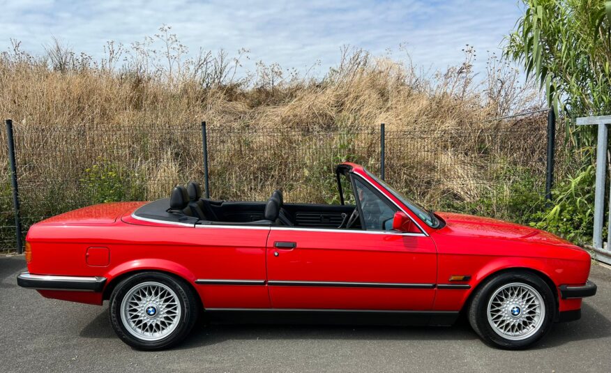 BMW E30 325 i CABRIOLET