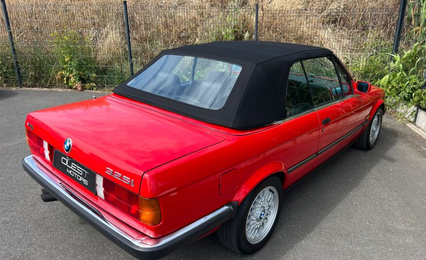 BMW E30 325 i CABRIOLET