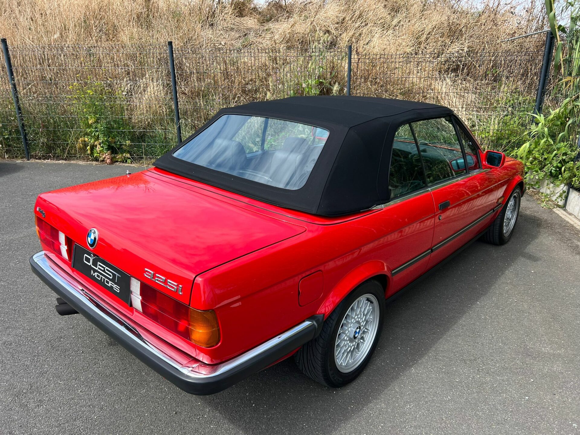 BMW E30 325 i CABRIOLET