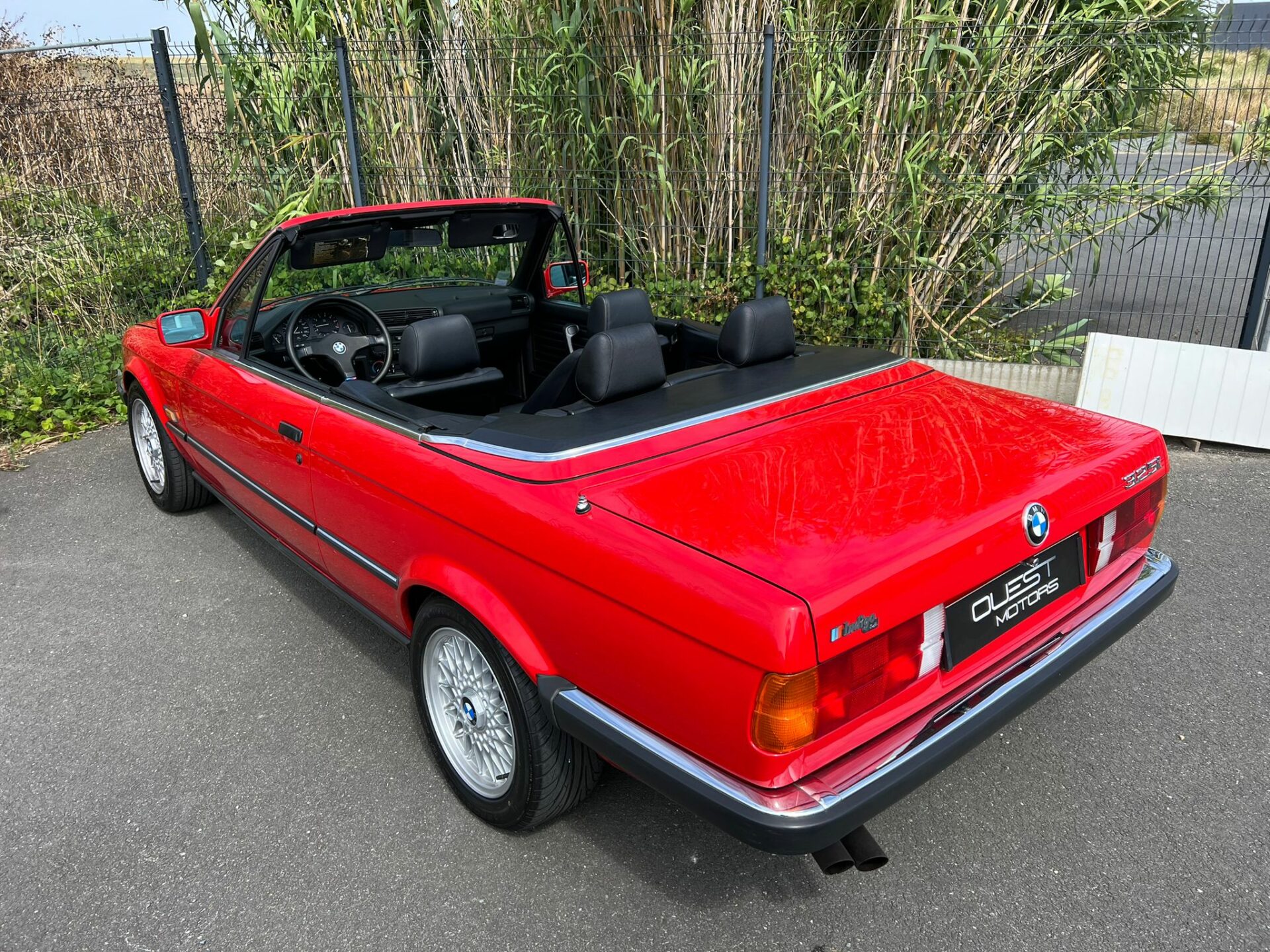 BMW E30 325 i CABRIOLET