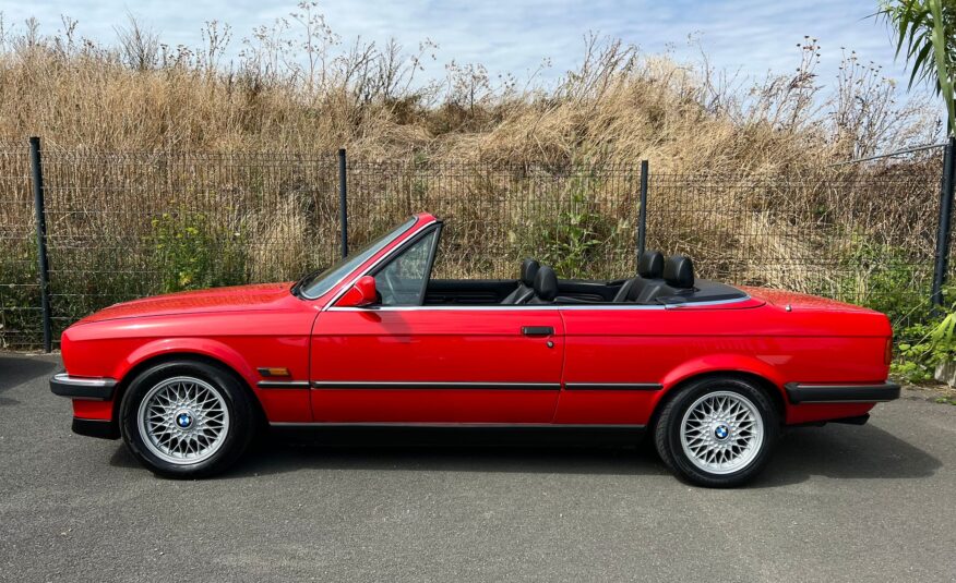 BMW E30 325 i CABRIOLET