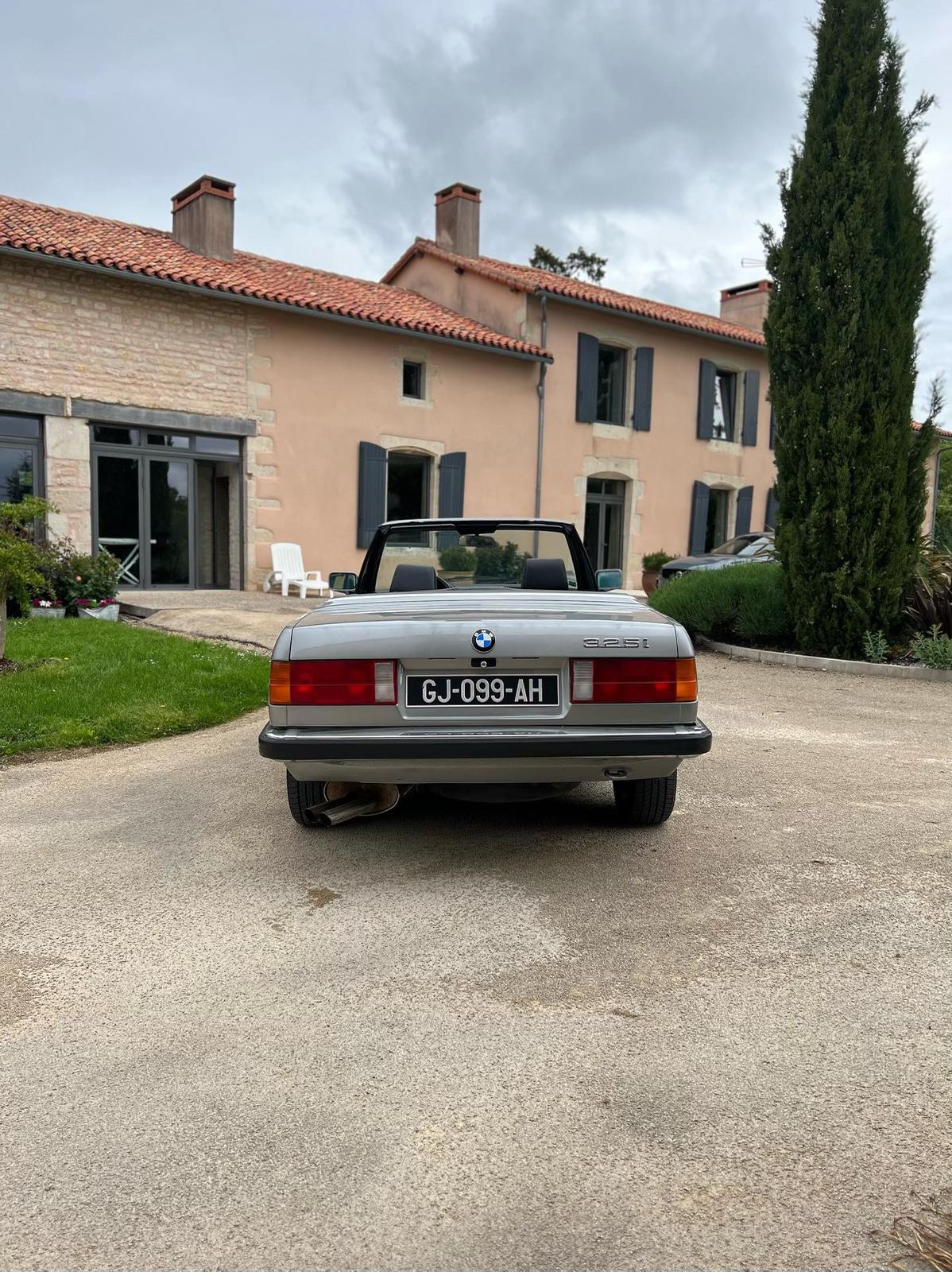 BMW E30 325 i CABRIOLET
