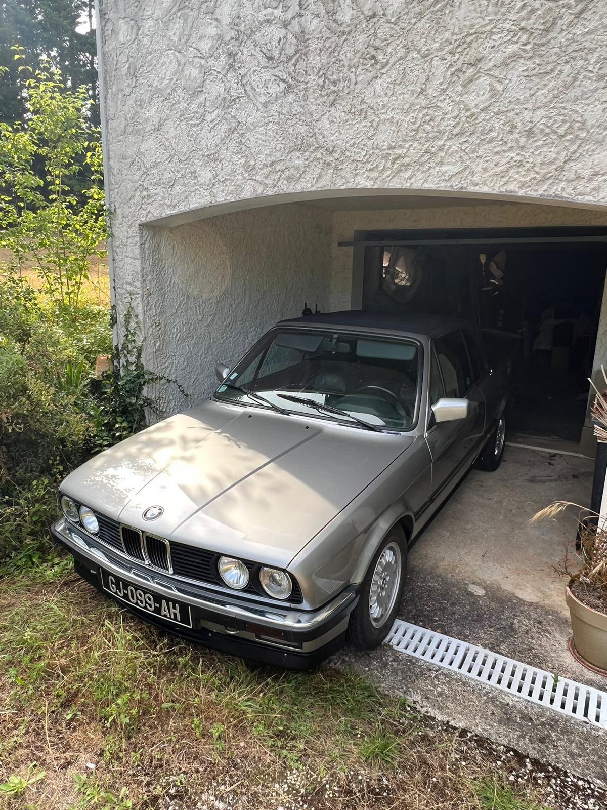 BMW E30 325 i CABRIOLET