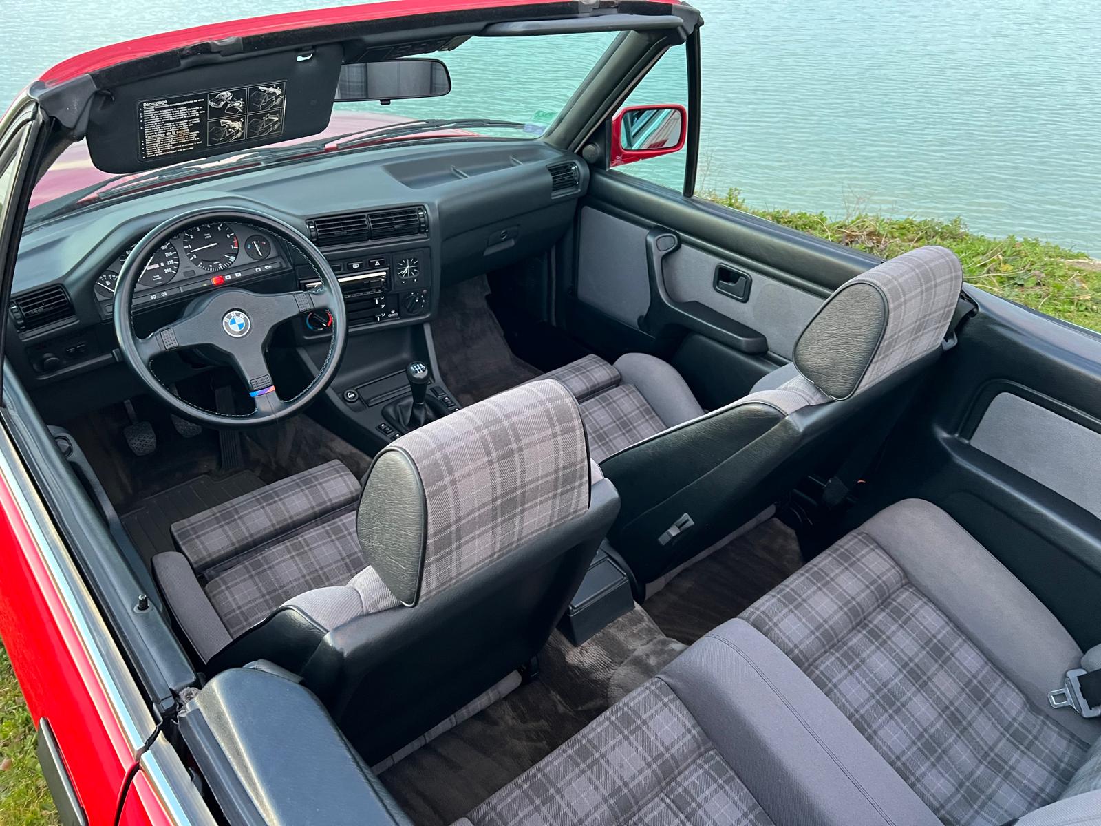 BMW 320i E30 PACK M3 ORIGINE FRANCAISE 1ère Main*ETAT EXCEPTIONNEL*