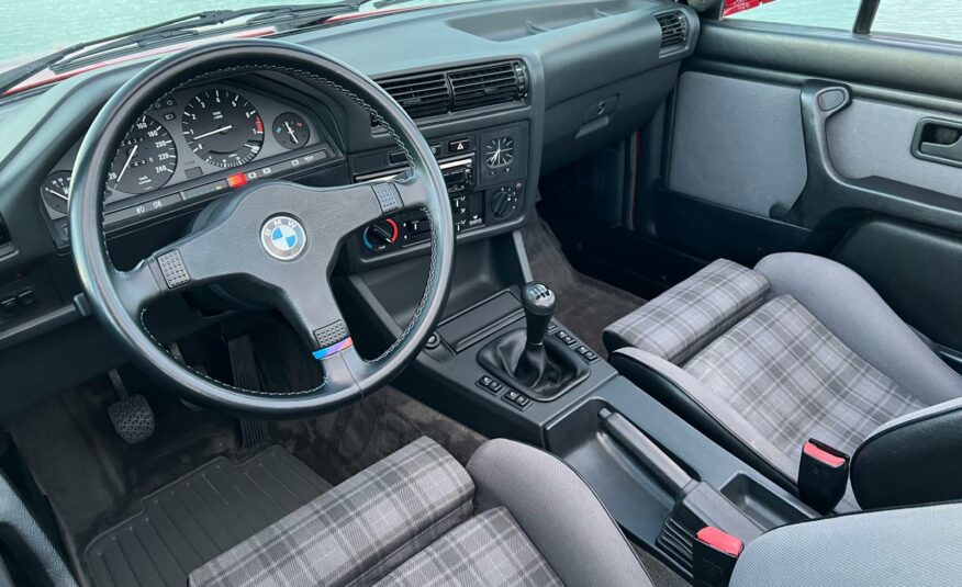 BMW 320i E30 PACK M3 ORIGINE FRANCAISE 1ère Main*ETAT EXCEPTIONNEL*