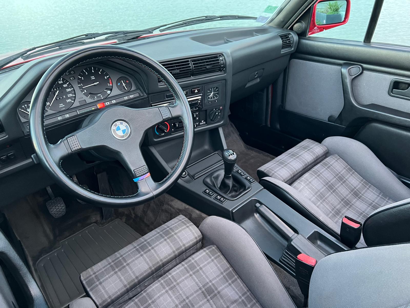 BMW 320i E30 PACK M3 ORIGINE FRANCAISE 1ère Main*ETAT EXCEPTIONNEL*