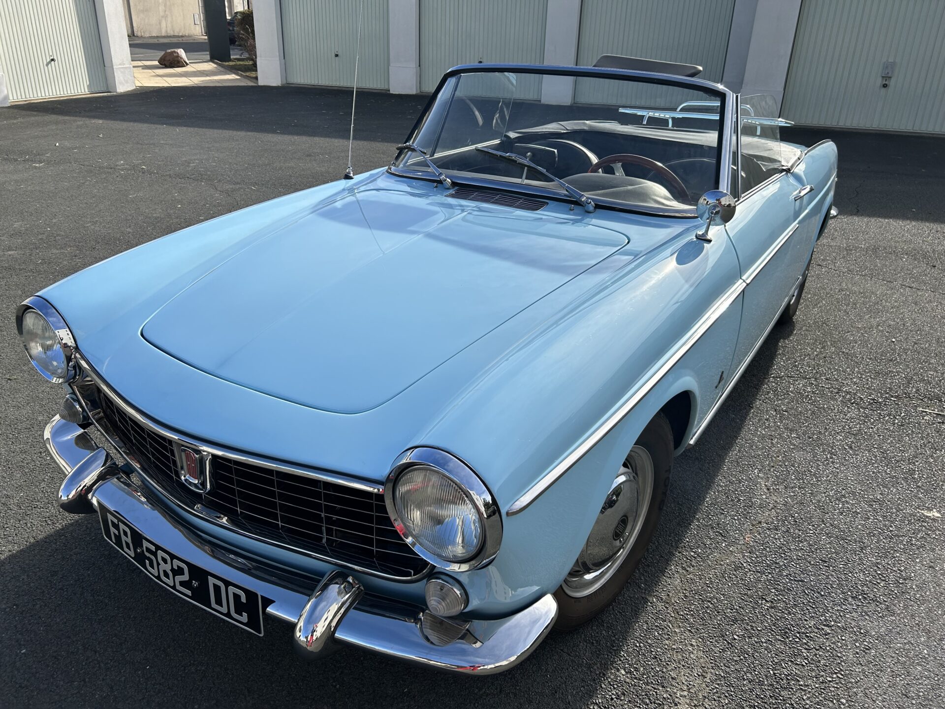 FIAT 1500 Cabriolet Pininfarina 1966-Entièrement restaurée-ETAT CONCOURS
