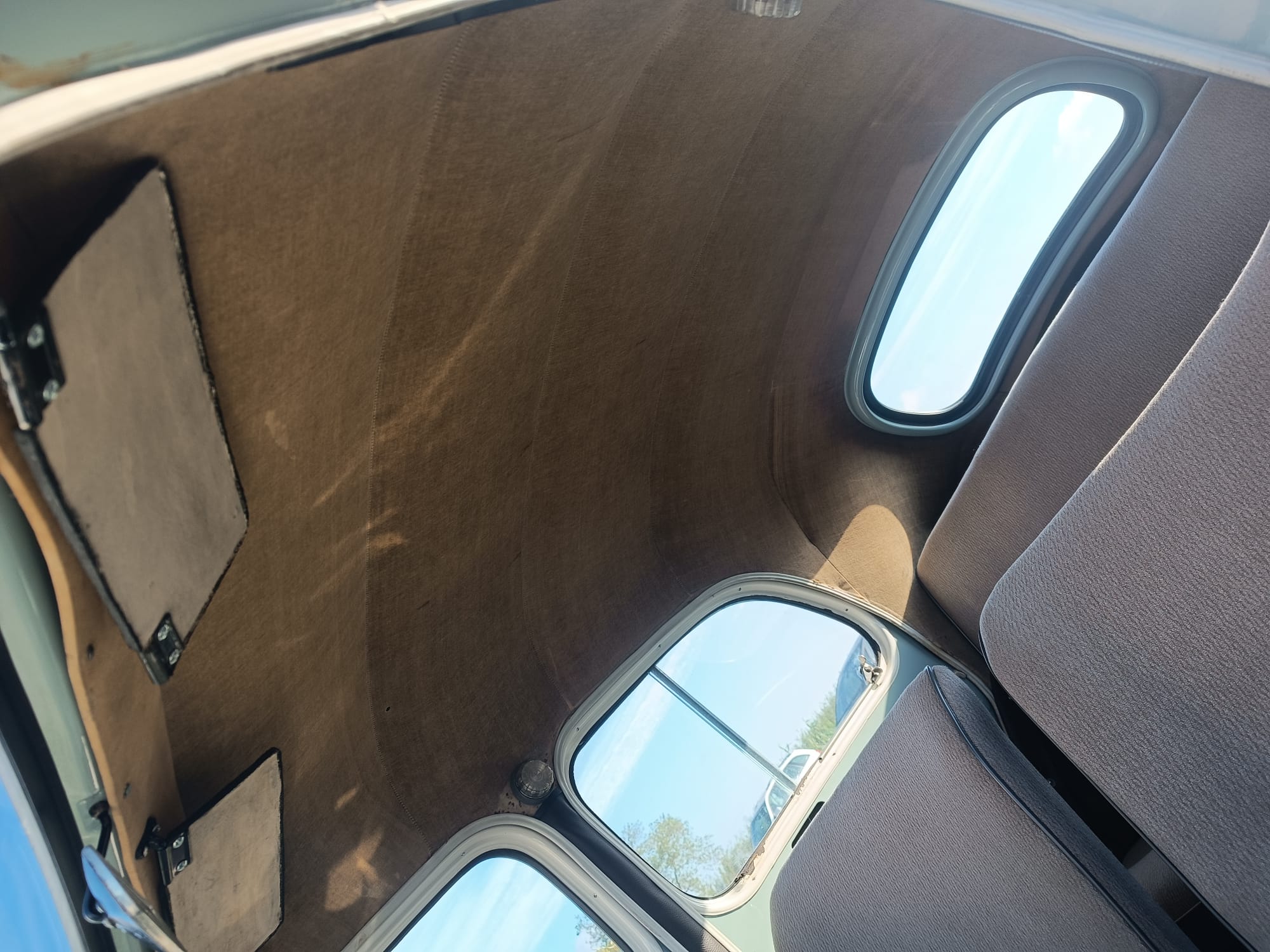 RENAULT 4CV-PARFAIT ETAT- A VOIR